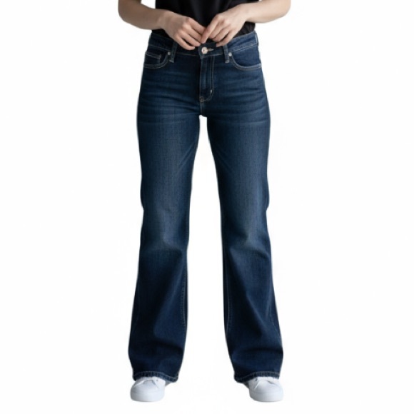 E. Carinae EC Women’s Juniors Jeans Size 8 lightly distressed - Picture 1 of 6